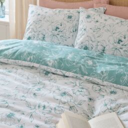 Wylder Bella Reversible Floral Duvet Cover Set in Blue - Size: Super King - thumbnail 2