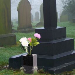 Novecrafto Granite Memorial Vase for Flowers - Solid Stone for Cemetery or Garden in Black - thumbnail 2