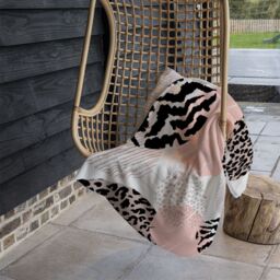 Benjamin Tate Design Abstract Geometrics With Animal Print & Circles Blanket in Natural - Size: 120 cm x 150 cm - thumbnail 4