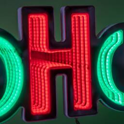 Samuel Alexander 40cm Hanging Ho Ho Ho Infinity Mirror Sign with Red & Green LEDs in Black - thumbnail 5