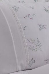 Dreams & Drapes 'Floral Sprig' Lace detail Duvet Cover Set in Lilac - Size: King - thumbnail 3
