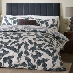HOEM Lauro Printed Reversible Duvet Cover Set in Blue - Size: Double - thumbnail 3