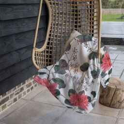 Benjamin Tate Design Red Flowers Green Leaves Blanket in Natural - Size: 120 cm x 150 cm - thumbnail 4