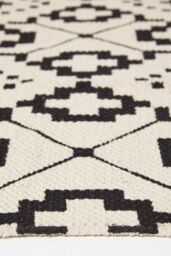 Homescapes Reva Black & White Cotton Geometric Rug - Size: 66 cm x 200 cm - thumbnail 4