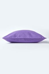 Homescapes Cotton Plain Cushion Cover in Purple - Size: 30 cm x 30 cm - thumbnail 2