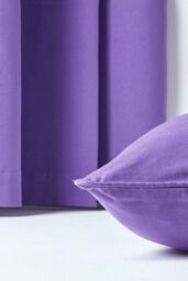 Homescapes Cotton Plain Cushion Cover in Purple - Size: 30 cm x 30 cm - thumbnail 5