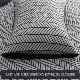 Pamposh Luxury Duvet Cover Set King Size Reversible Bedding Sets in Black - thumbnail 8