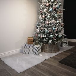 Samuel Alexander 2.4m x 90cm Soft White Glitter Artificial Fake Snow Blanket Christmas Decoration - Size: 2.4m x 90 cm - thumbnail 4