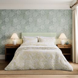Sanderson 'Pyramus' Cotton Duvet Cover Set in Gold - Size: Super King