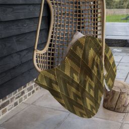 Benjamin Tate Design Black & Gold Striped Triangles Blanket in Natural - Size: 120 cm x 150 cm - thumbnail 4