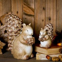 Country Living Autumn Harvest Wood Effect Resin Squirrel - Small in Brown - thumbnail 2