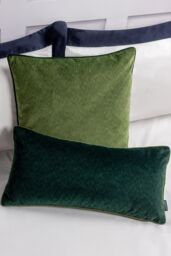 Paoletti Torto Mottled Velvet Contrast Piped Cushion in Green - Size: 50 cm x 50 cm - thumbnail 4