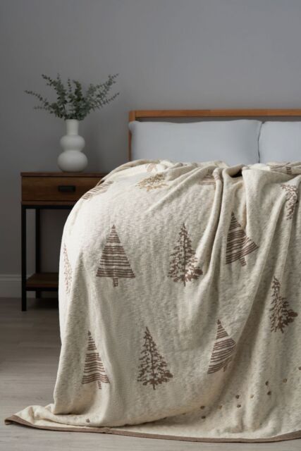 BHS Christmas Tree Reversible Throw in Gold - Size: 130 cm x 180 cm - image 1