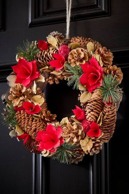 Dibor Woodland Rose Autumn-Winter Front Door Wreath Christmas Wreath 32cm in Green - image 1