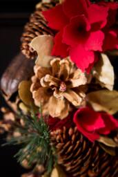 Dibor Woodland Rose Autumn-Winter Front Door Wreath Christmas Wreath 32cm in Green - thumbnail 4