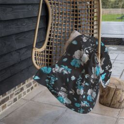 Benjamin Tate Design Blue Roses Blanket in Natural - Size: 120 cm x 150 cm - thumbnail 4