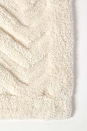 Homescapes Super Absorbent Soft Pattern Thick Bathmat in White - thumbnail 2