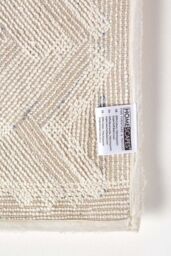 Homescapes Super Absorbent Soft Pattern Thick Bathmat in White - thumbnail 5