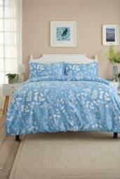 Deyongs Silhouette Floral Duvet Set Soft Cotton Blend in Blue - Size: Single