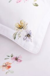 CHRISTY 'Arabella' Classic Floral Reversible Cotton Duvet Cover Set in Cream - Size: Double - thumbnail 3