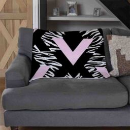 Benjamin Tate Design Geometric Animal Print Blanket in Natural - Size: 120 cm x 150 cm - thumbnail 2