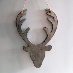 Shatchi 26cm Silver Christmas Wooden Hanging Deer Head Wall Decoration Xmas Home Office Holiday Decorative Centrepiece
