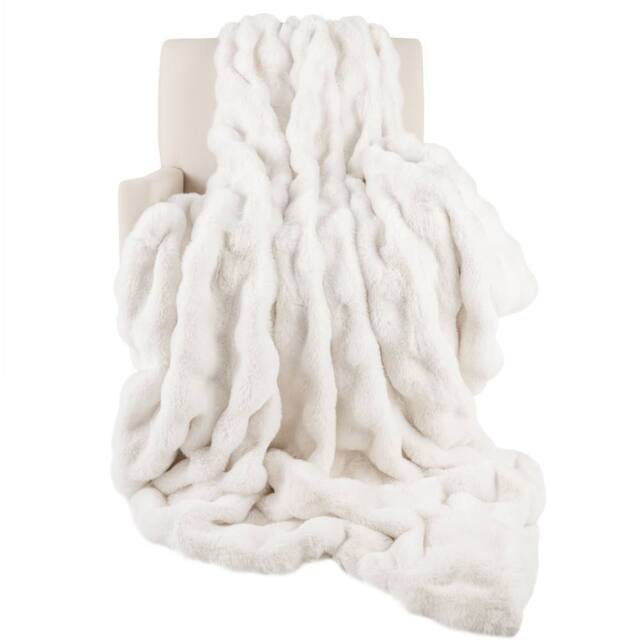 Costway 203x153cm Faux Fur Throw Blanket Fuzzy Plush Bubble Blanket in White - Size: 203x153 cm - image 1