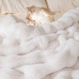 Costway 203x153cm Faux Fur Throw Blanket Fuzzy Plush Bubble Blanket in White - Size: 203x153 cm - thumbnail 4