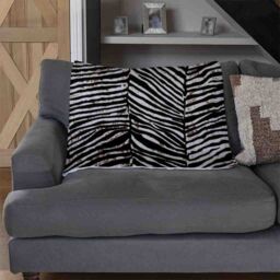 Benjamin Tate Design Zebra Grunge Print Blanket in Natural - Size: 120 cm x 150 cm - thumbnail 2