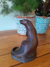 Inspirational Gifting Miniature Otter Sculpture Garden Ornament Statue in Bronze - thumbnail 5