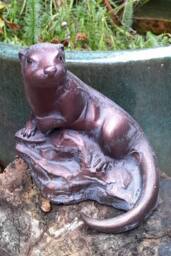 Inspirational Gifting Miniature Otter Sculpture Garden Ornament Statue in Bronze - thumbnail 1