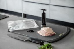 MasterClass Food Vacuum Sealer with 4 Reusable Polyethylene Food Bags, 24 x 24cm in Clear - Size: 24 x 24 cm - thumbnail 3