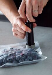 MasterClass Food Vacuum Sealer with 4 Reusable Polyethylene Food Bags, 24 x 24cm in Clear - Size: 24 x 24 cm - thumbnail 6