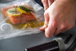 MasterClass Food Vacuum Sealer with 4 Reusable Polyethylene Food Bags, 24 x 24cm in Clear - Size: 24 x 24 cm - thumbnail 5