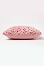 Homescapes Grace Pleated Velvet Cushion in Pink - Size: 45 cm x 45 cm - thumbnail 4