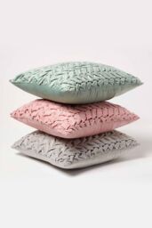 Homescapes Grace Pleated Velvet Cushion in Pink - Size: 45 cm x 45 cm - thumbnail 6