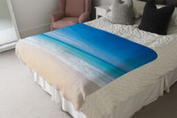 Benjamin Tate Design Nature landscape view of beautiful tropical beach & sea in sunny day Designer Blanket in Natural - Size: 120 cm x 150 cm - thumbnail 4