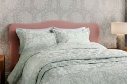 Sanderson 'Pyramus' Cotton Duvet Cover Set in Aqua - Size: King - thumbnail 2