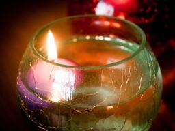 KDMD Small Floating Candle - Pink - (Set of 10) - thumbnail 4