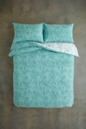 Deyongs Cow Parsley Cotton Rich Duvet Cover Set - Printed 200 Thread Count Soft Bedding in Green - Size: King - thumbnail 3