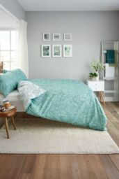 Deyongs Cow Parsley Cotton Rich Duvet Cover Set - Printed 200 Thread Count Soft Bedding in Green - Size: King - thumbnail 2