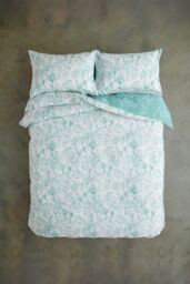 Deyongs Cow Parsley Cotton Rich Duvet Cover Set - Printed 200 Thread Count Soft Bedding in Green - Size: King - thumbnail 4