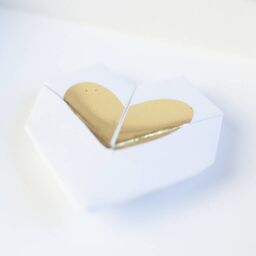 Afewhometruths Personalised First Anniversary Paper Heart - Origami Keepsake in White Frame in Gold - thumbnail 3