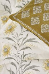 Sanderson 'Catherinae' Cotton Duvet Cover Set in Cream - Size: Super King - thumbnail 5