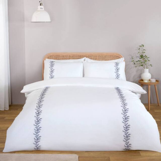 Rapport Home Ellie Floral Polycotton Duvet Cover Set with Pillowcase - Size: Double - image 1