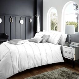 Smart Living Luxury Polycotton Blend Duvet Cover & Pillowcase Set in White - Size: Single