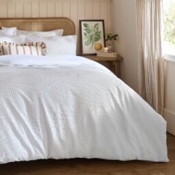 Wylder Georgia Heat Pressed Duvet Cover Set in White - Size: Super King - thumbnail 4