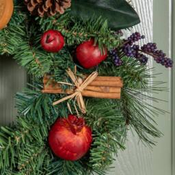 Samuel Alexander 40cm Festive Spice Wreath with Pinecones & Faux Dried Fruit - thumbnail 6