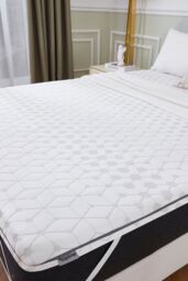 Ezysleep All Seasons Memory Foam Mattress Topper in White - Size: Double - thumbnail 3