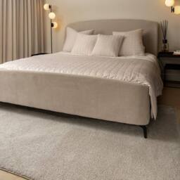Kukoon Machine Washable Shaggy Rug Silver Grey Fluffy Bedroom Carpet Mat - Size: 120 cm x 170 cm - thumbnail 3